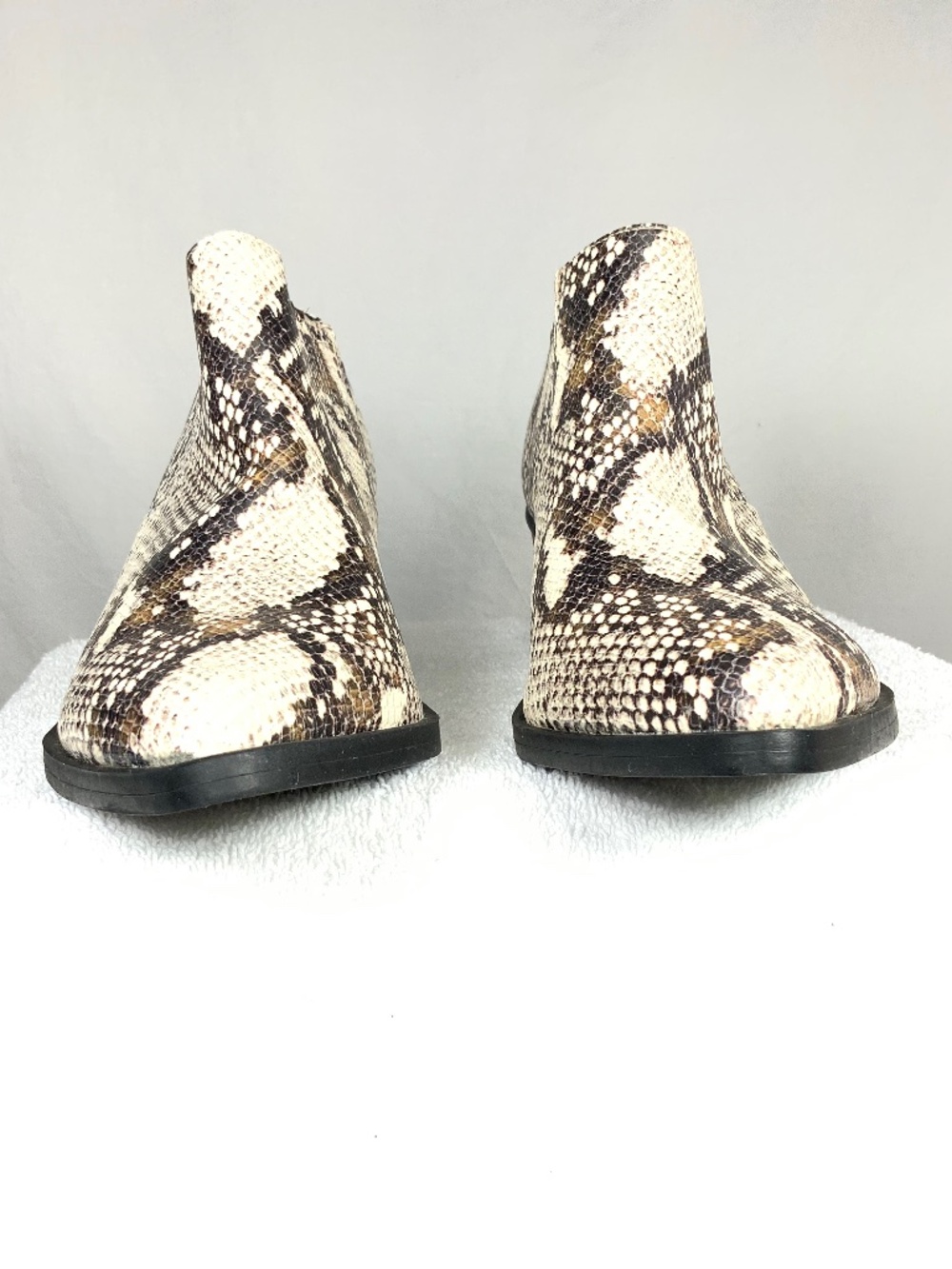 NWT - Steve Madden Snakeskin Lottie Bootie - Size 8.5 - Picture 5 of 12